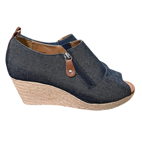 Comfortview Marci Denim Peeptoe Wedges with Tan Details - Picture 1 of 6
